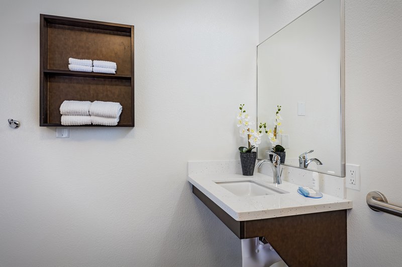 Candlewood Suites Anaheim – Resort Area