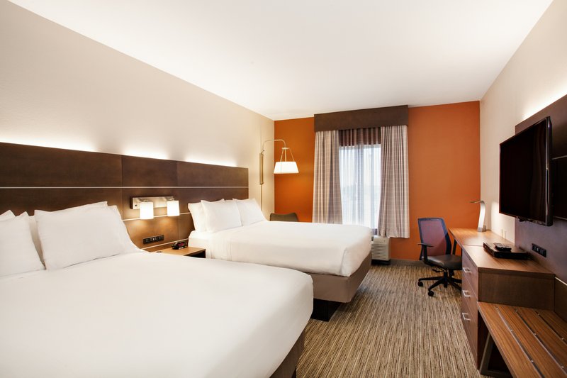 TWO QUEEN BEDS NONSMOKING