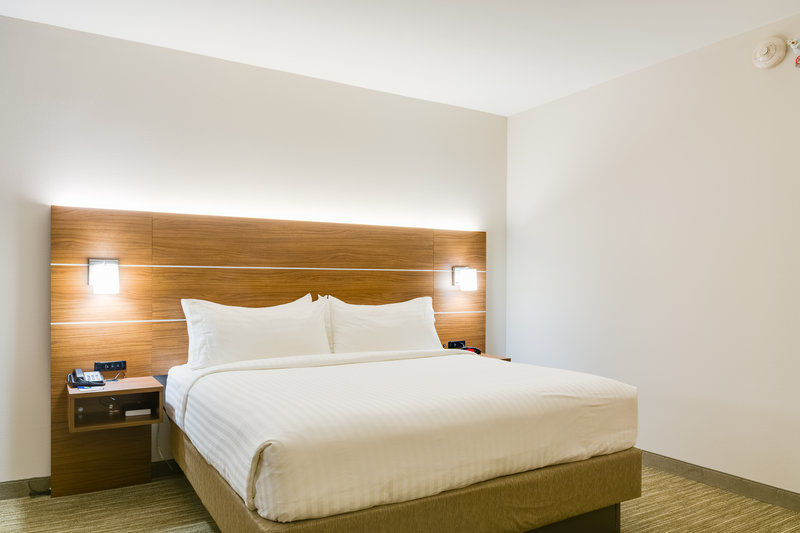 Holiday Inn Express and Suites Russellville