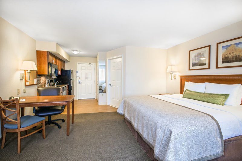 Candlewood Suites Cranberry