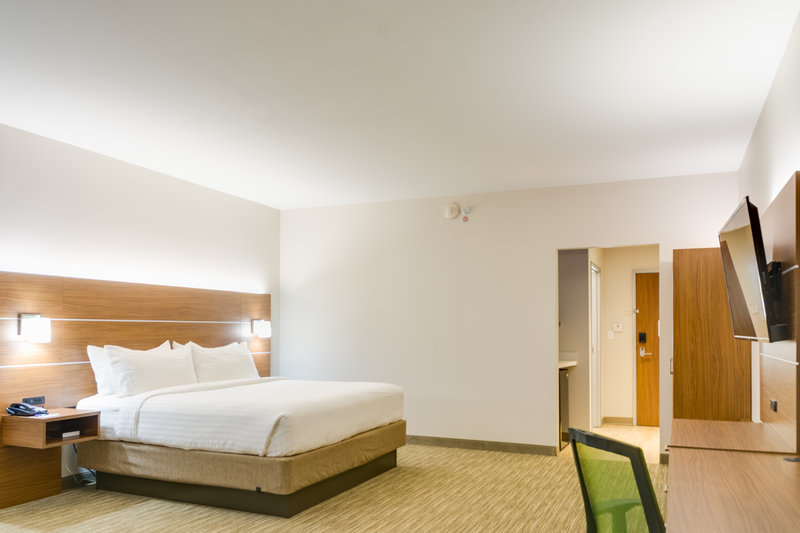 Holiday Inn Express and Suites Russellville