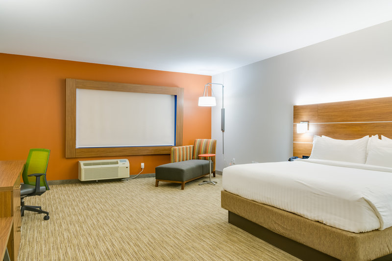 Holiday Inn Express and Suites Russellville