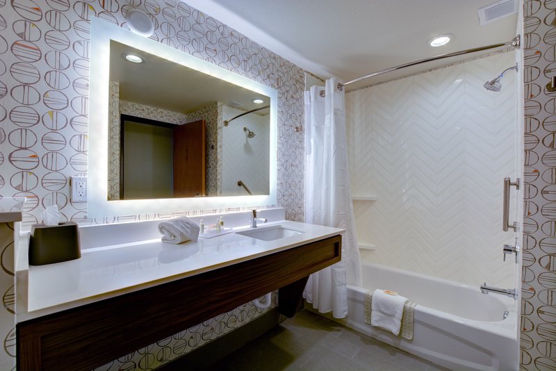 TWO QUEEN BEDS NONSMOKE