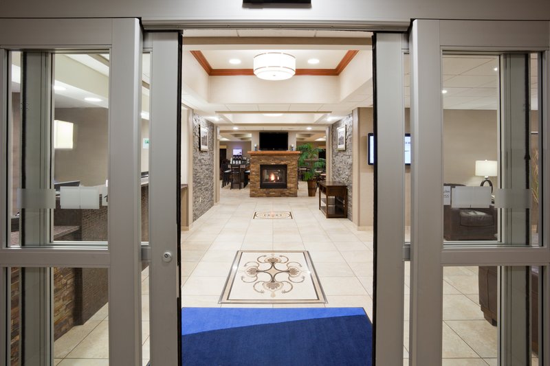 Entrance for Holiday Inn Express & Suites Aberdeen, South Dakota