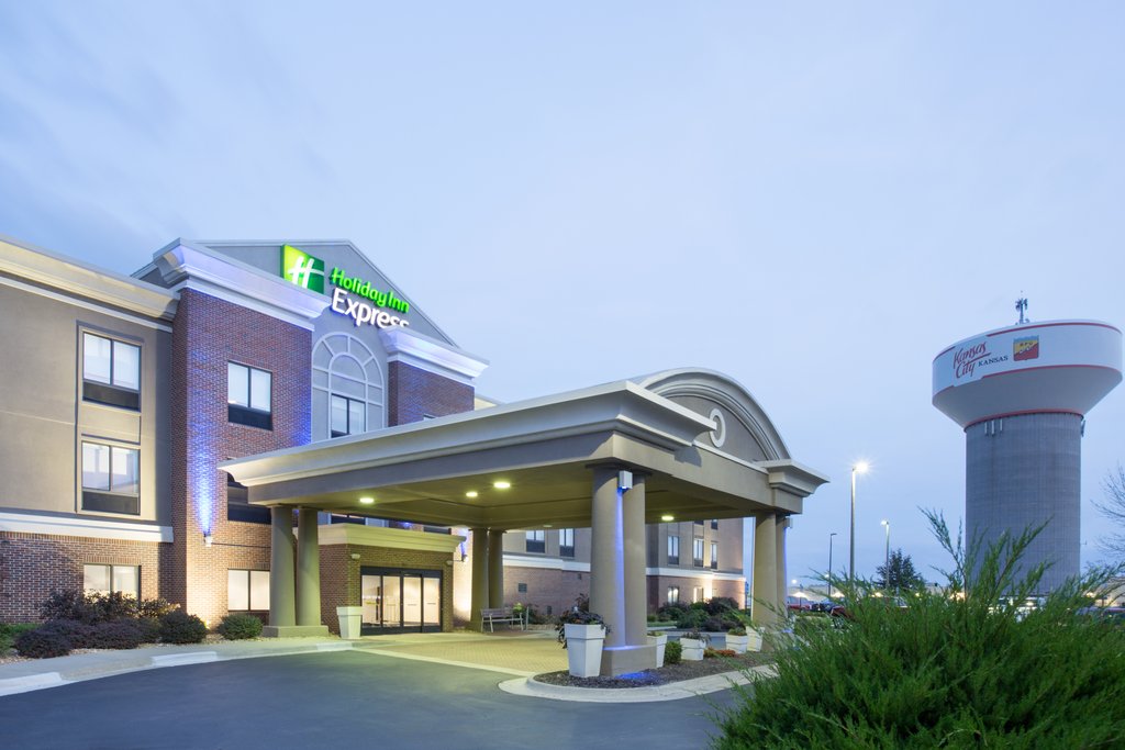 Hotel Exterior (Night)
