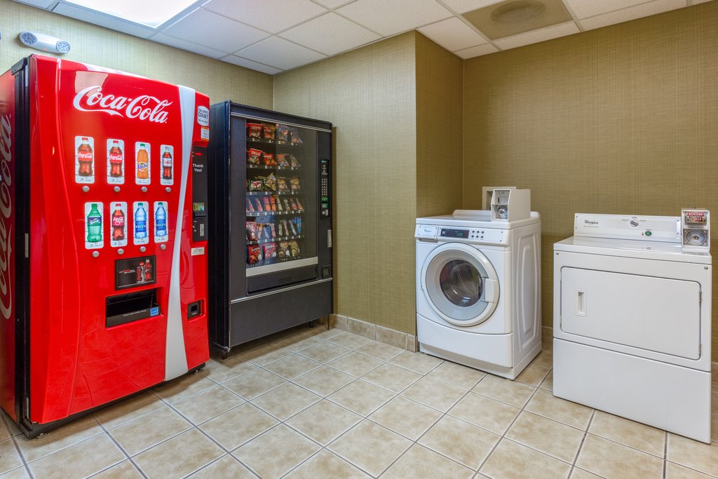 Holiday Inn Express & Suites BOWLING GREEN, Wood