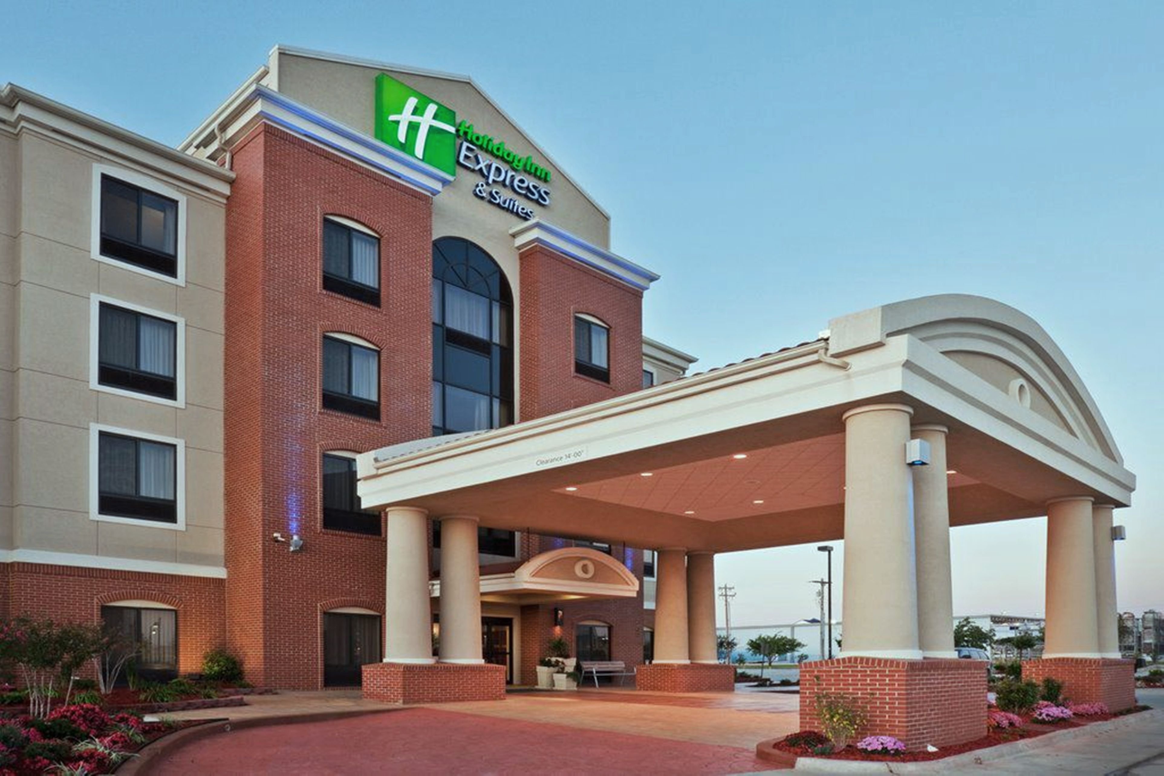Holiday Inn Express & Suites Greensburg