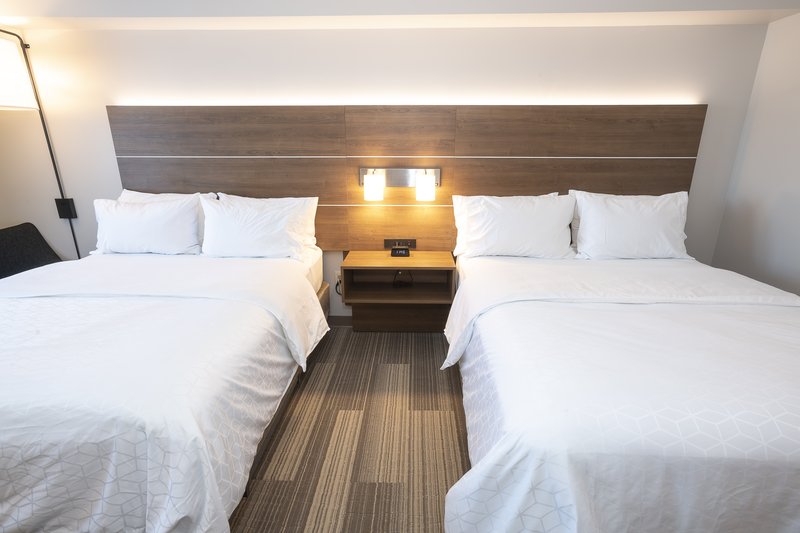 2 QUEEN BEDS NONSMOKING