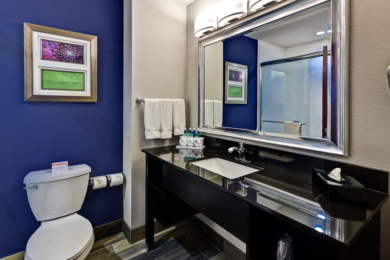 Holiday Inn Express Hutchinson West