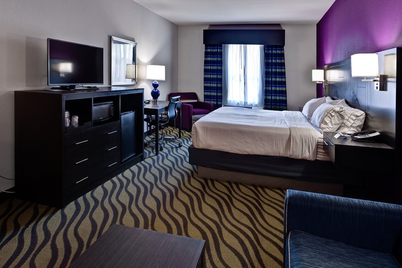 Holiday Inn Express Hutchinson West