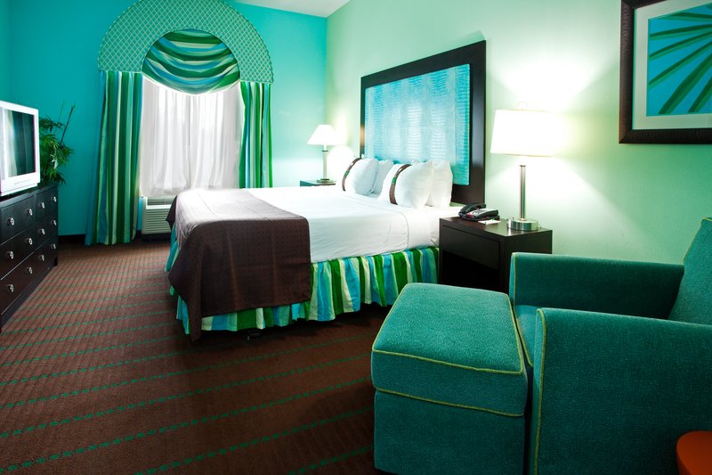 HOLIDAY INN HTL STES CONF CTR