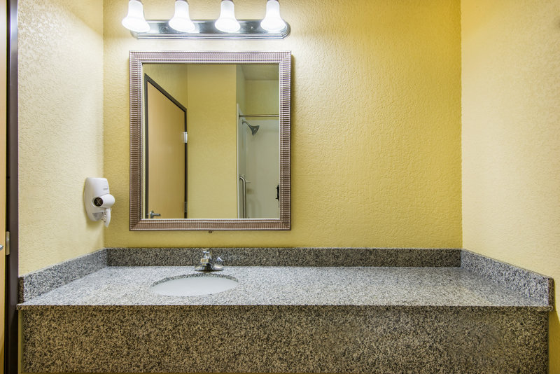 HOLIDAY INN EXP STES EL DORADO