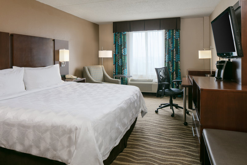 Holiday Inn & Suites Overland Park West