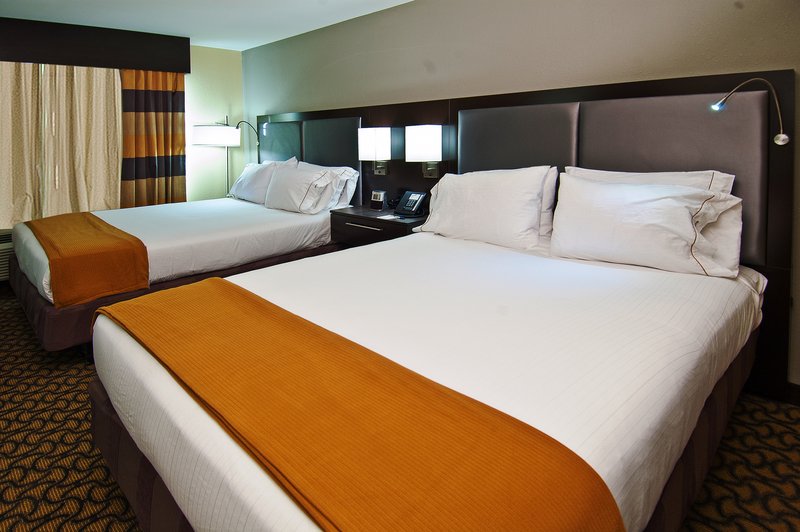 TWO QUEEN BEDS NONSMOKE