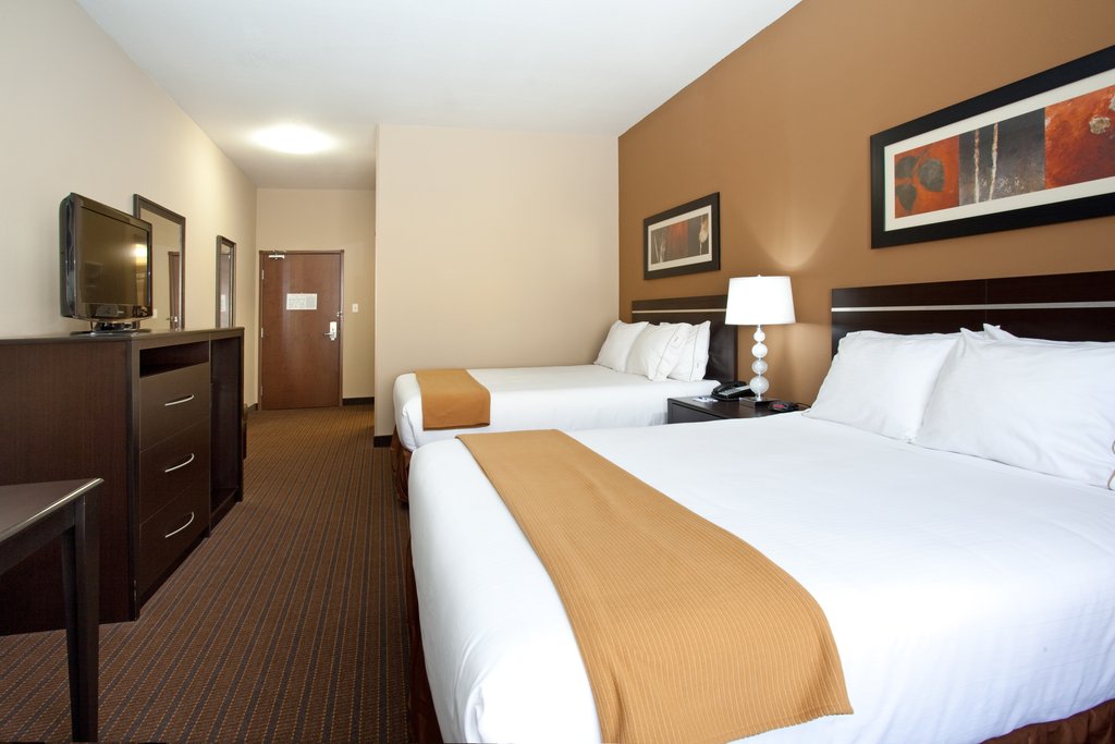 Holiday Inn Express Hotel & Suites LAMAR Room Type - 2 Queen Beds Standard Extra Floor Space