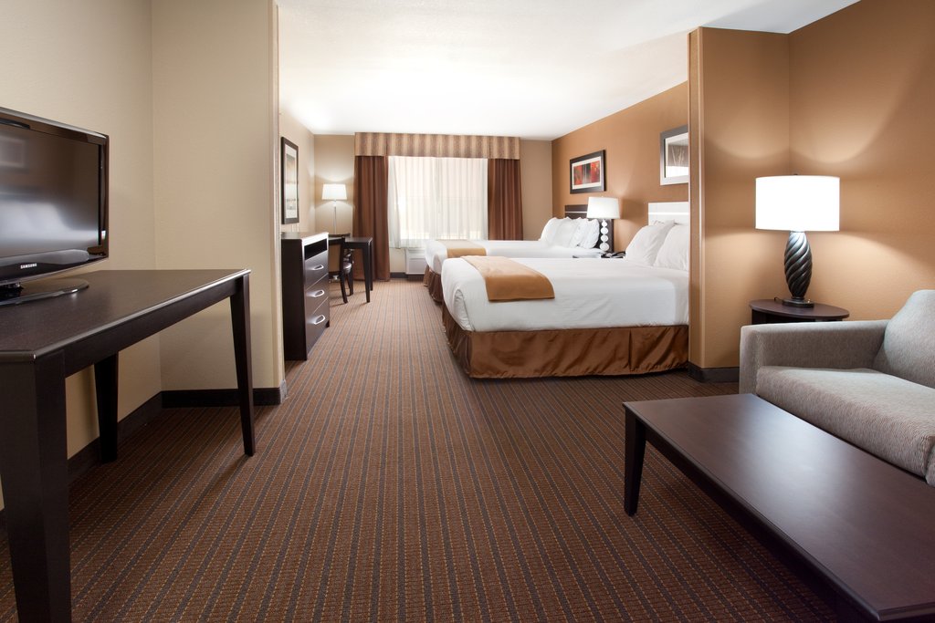 Holiday Inn Express Hotel & Suites LAMAR Room Type - 2 Queen Beds Suite Comm Accessible