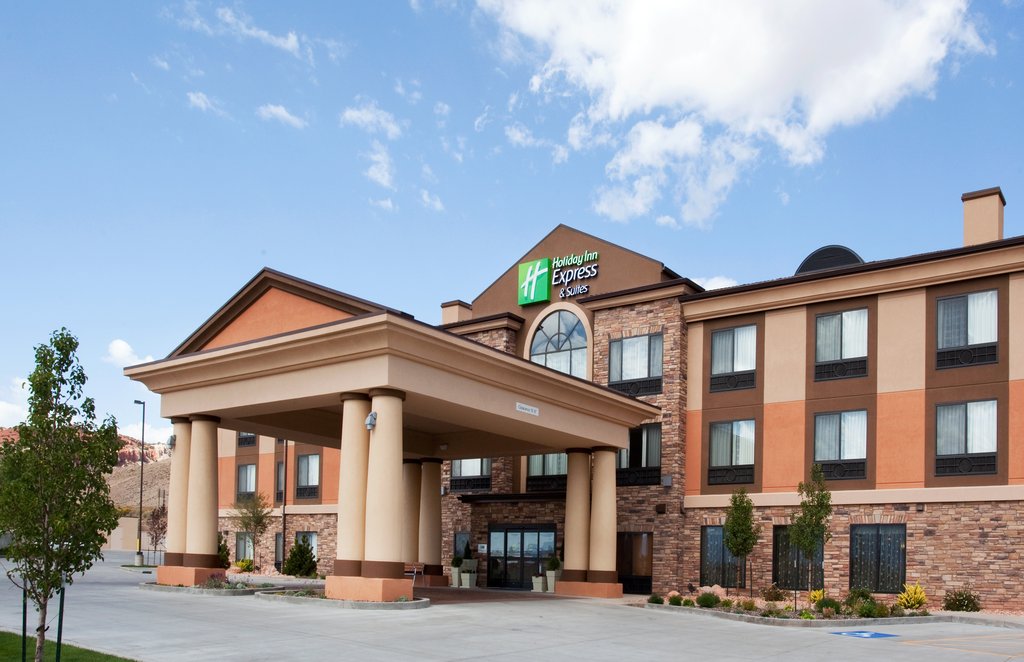 Extra Large Convenient Port-Cochere