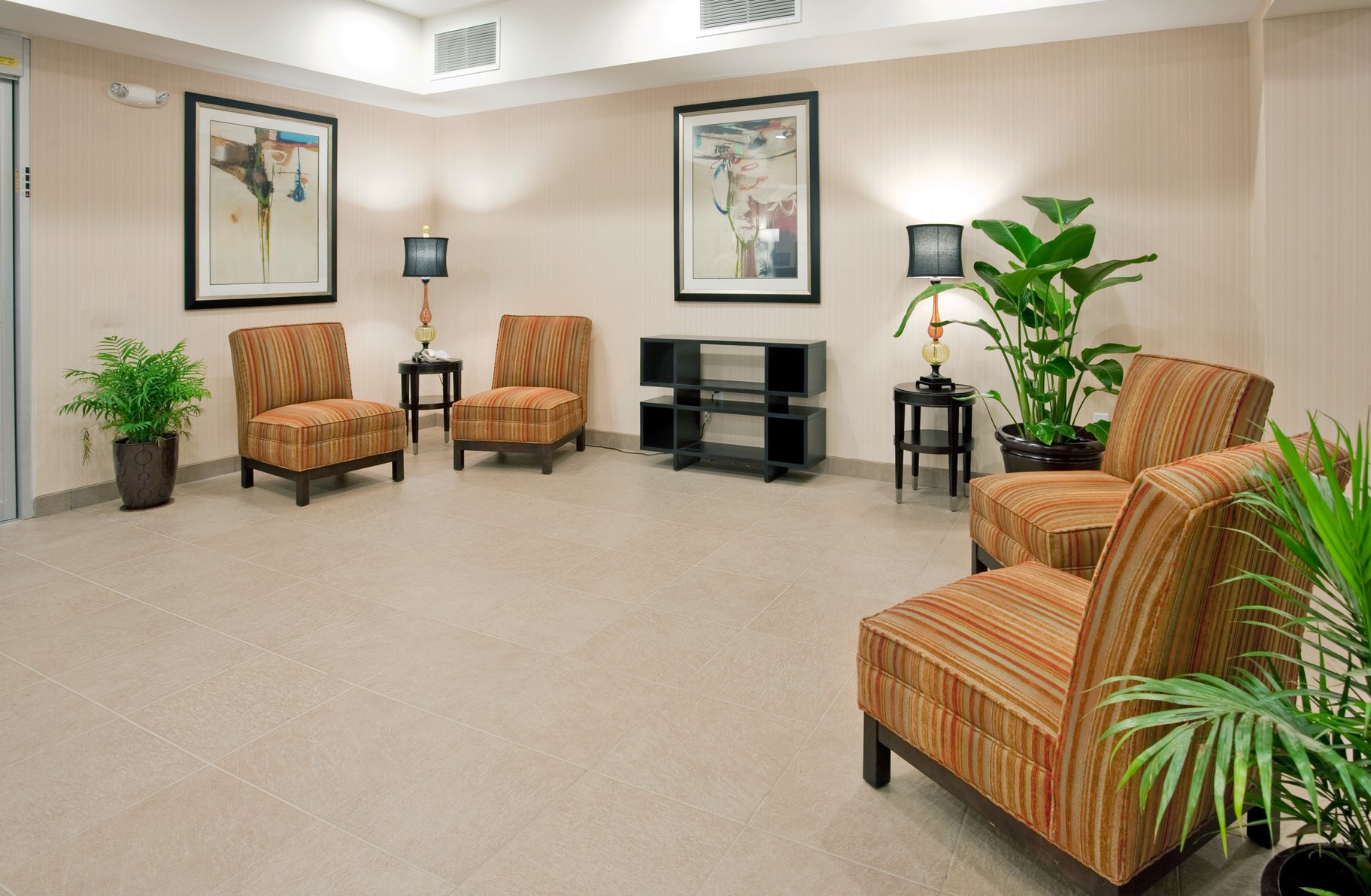 Hotel Lobby at the Holiday Inn Express and Suites North Topeka