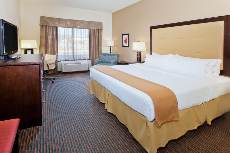 Holiday Inn Express & Suites Cordele North