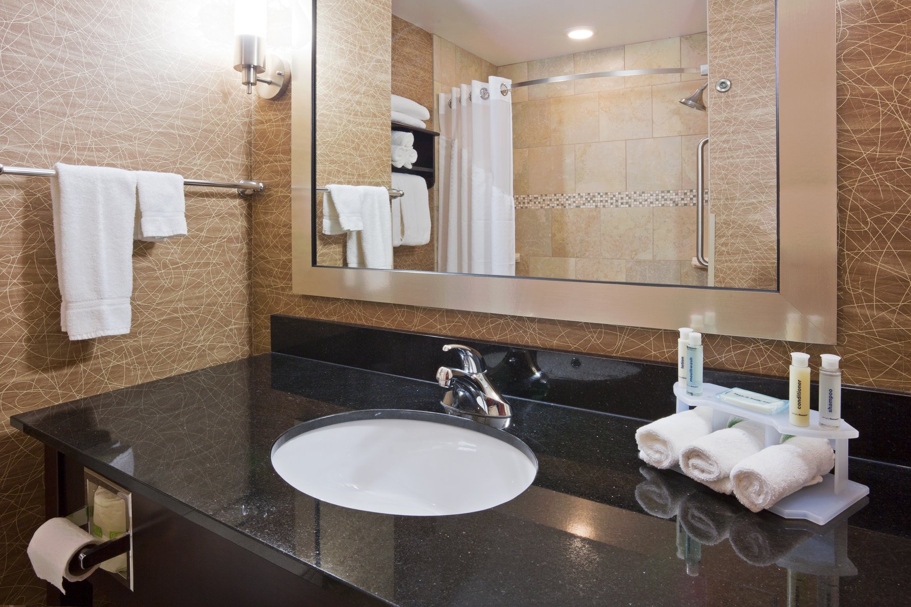 Holiday Inn Express & Suites Rochester  Room Type - 2 Queen Suite