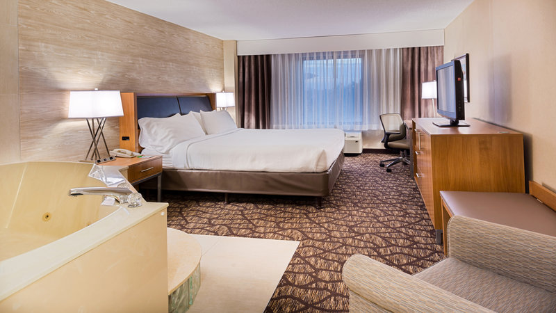 HOLIDAY INN WARREN