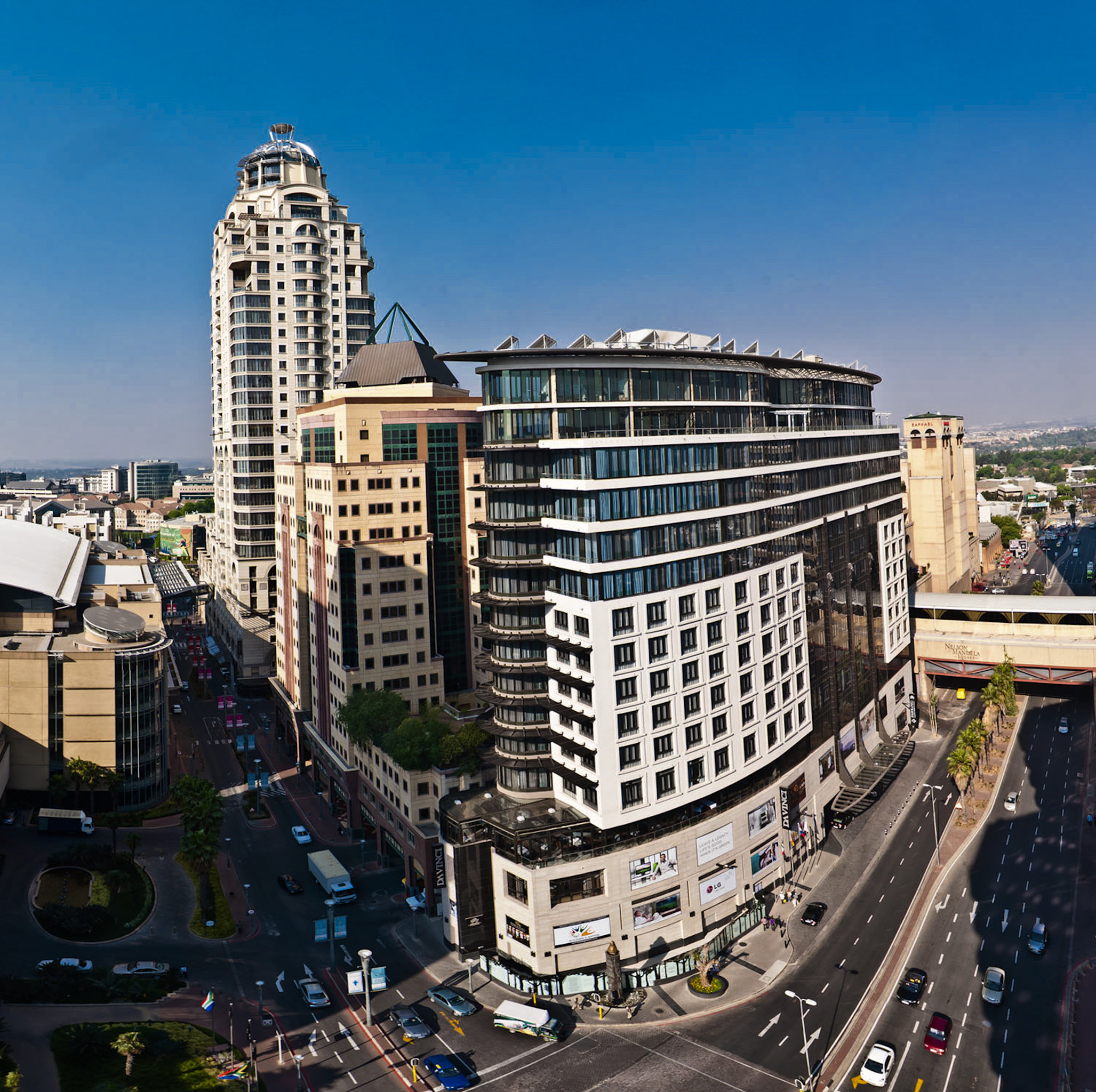 DaVinci Hotel & Suites