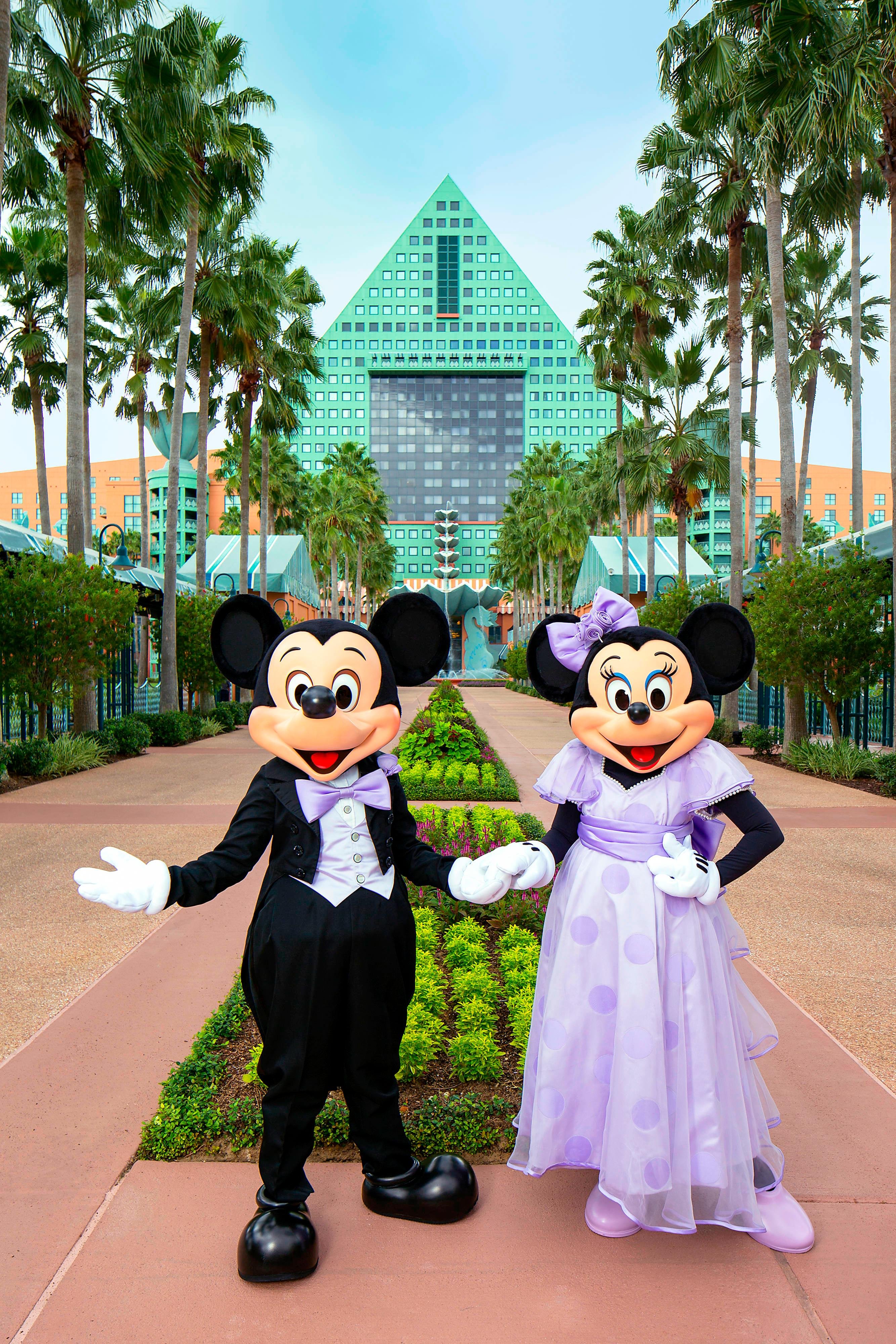 xclusive outdoor living pool orlando reviews on Walt Disney World Swan Orange Florida Price Address Reviews