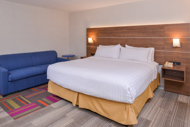 HOLIDAY INN EXP PALM DESERT