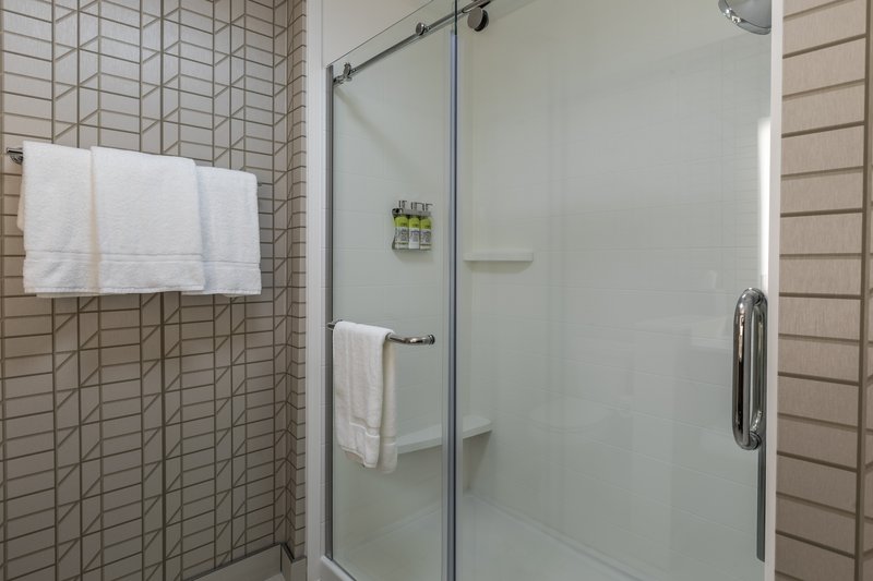 Holiday Inn Express and Suites Gainesville – Lake Lanier Area
