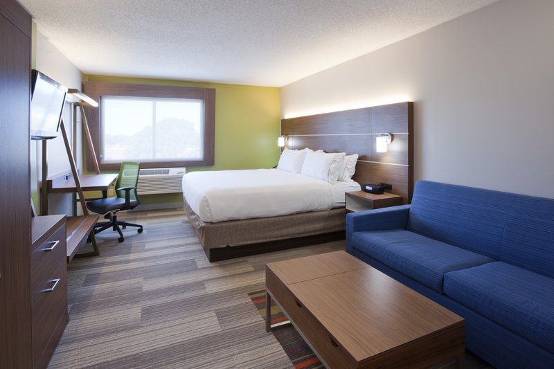 Holiday Inn Express and Suites Minneapolis (Golden Valley)