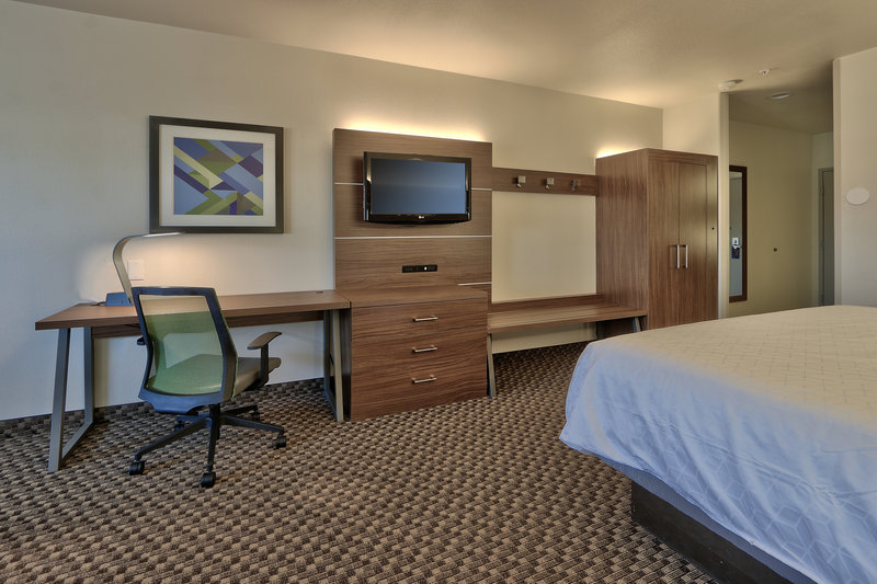 HOLIDAY INN EXPRESS SANTA ROSA