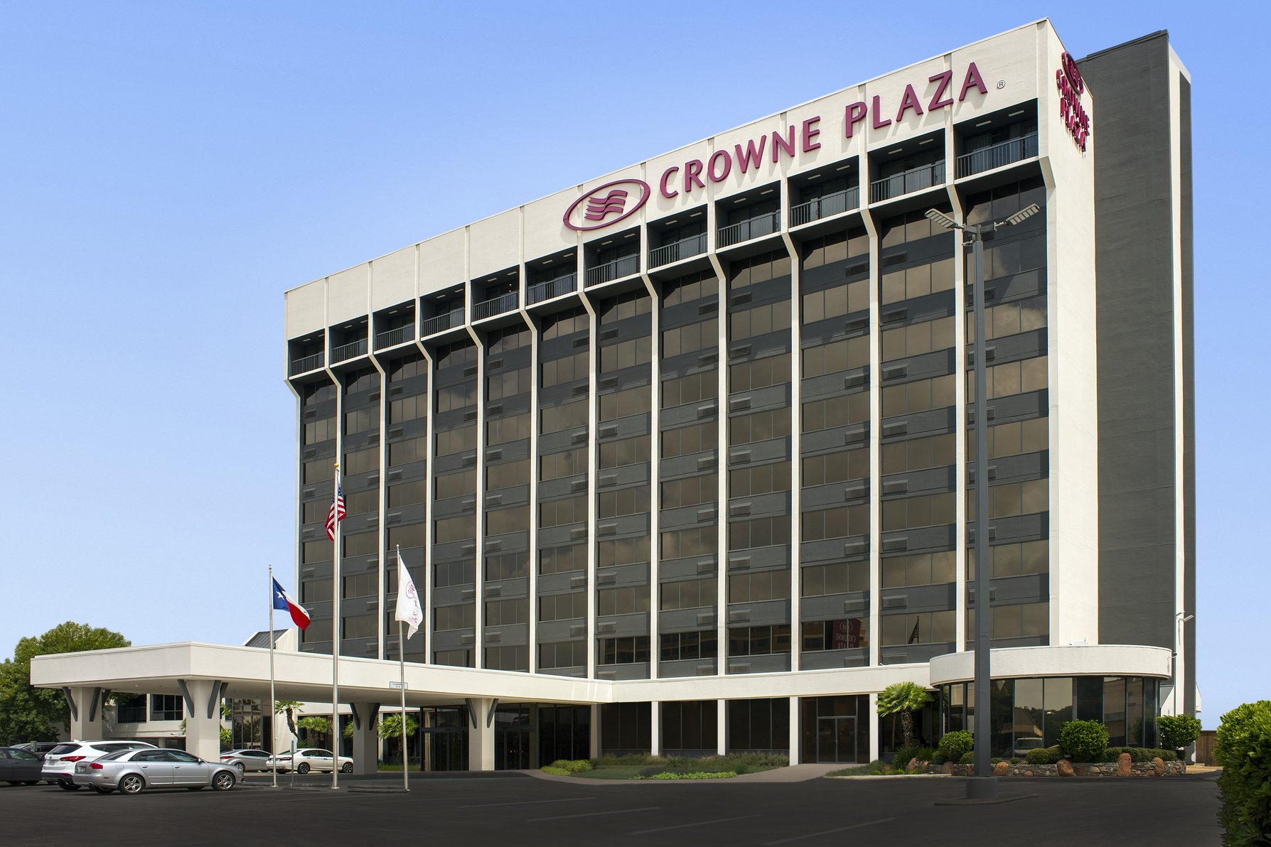 Our hotel offers a prime location for business or leisure traveler