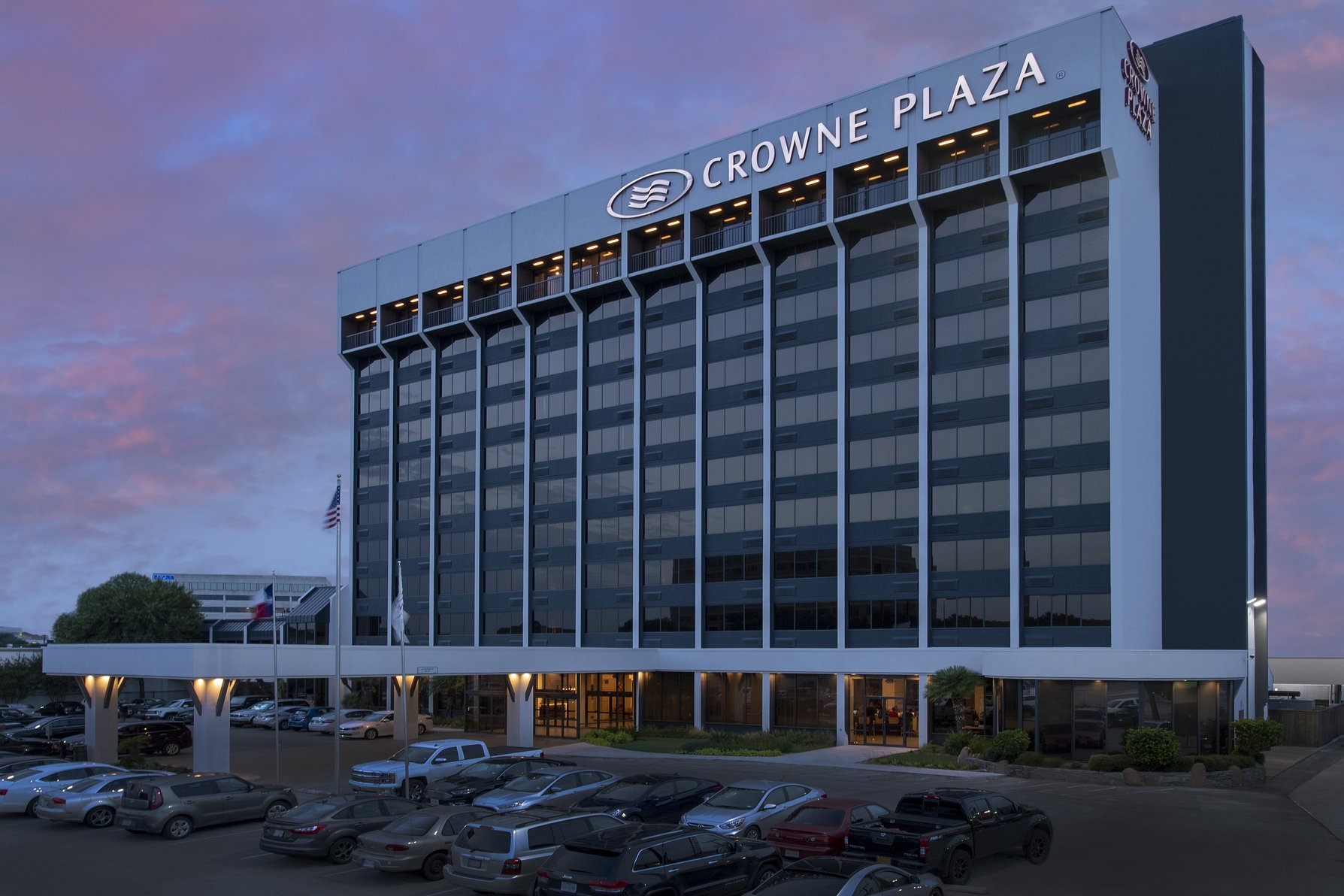 Welcome to the Crowne Plaza San Antonio.