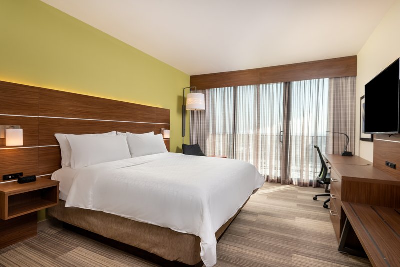 Holiday Inn Express and Suites Santa Ana Orange County