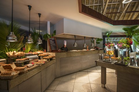 Breakfast buffet at the Reef restaurant