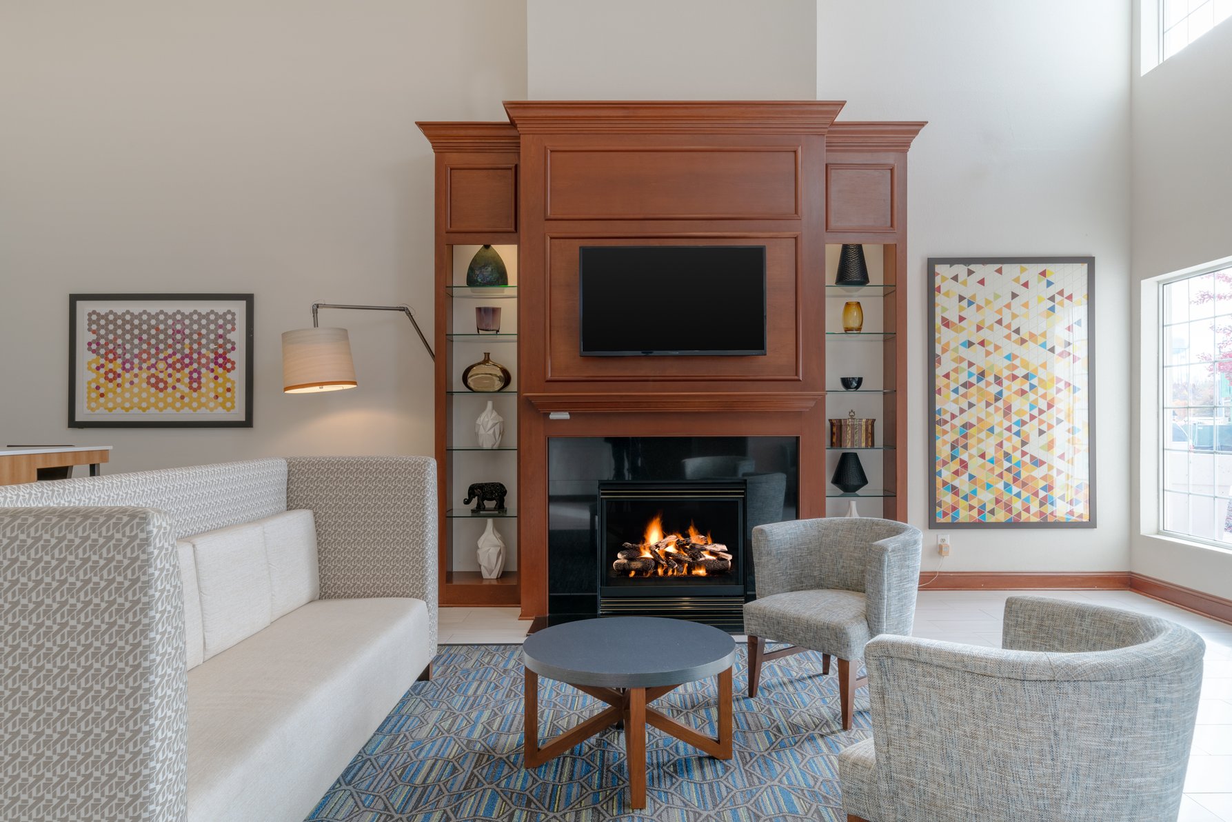 Mix and mingle with colleagues in our inviting lobby.