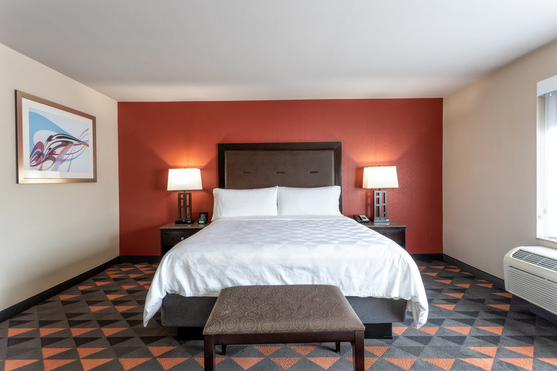 HOLIDAY INN OCEANSIDE NW