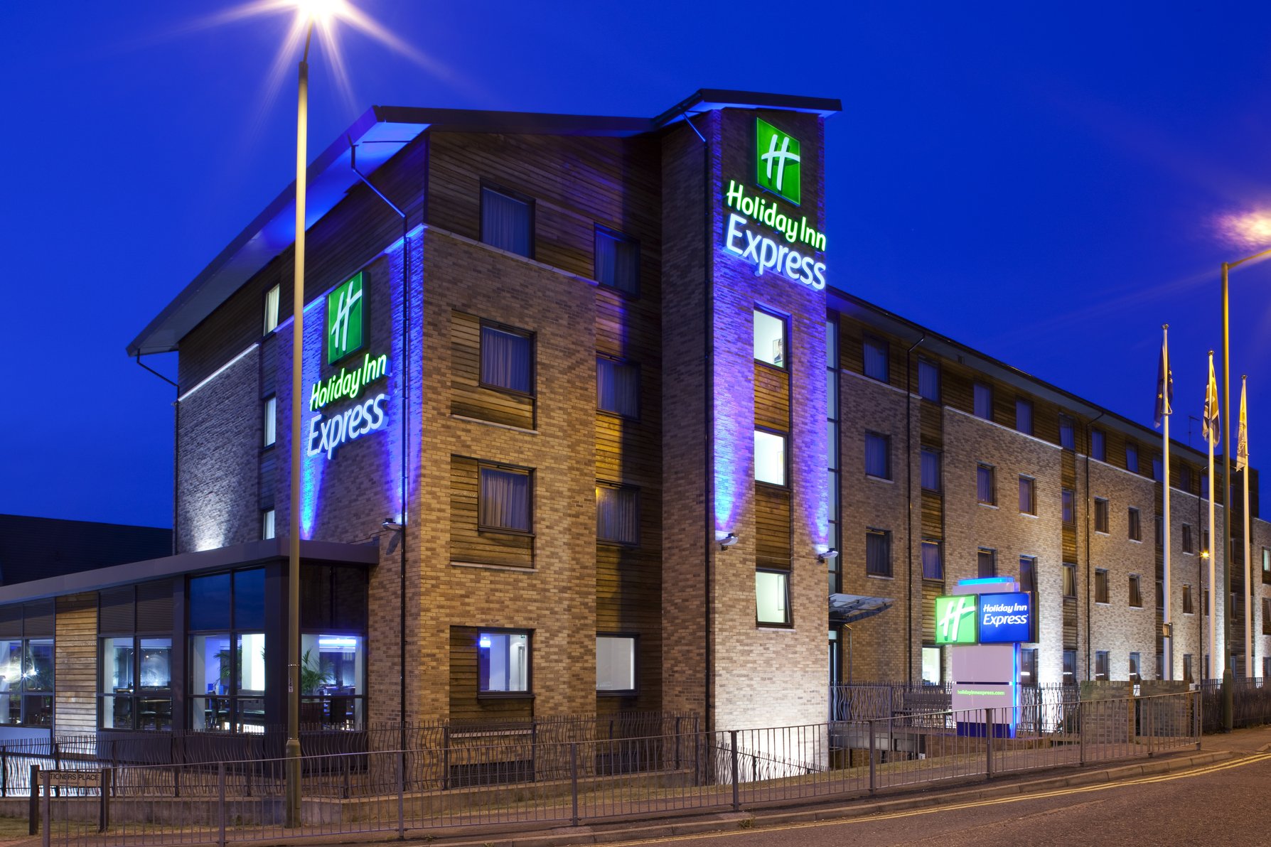 Welcome to Holiday Inn Express Hemel Hempstead