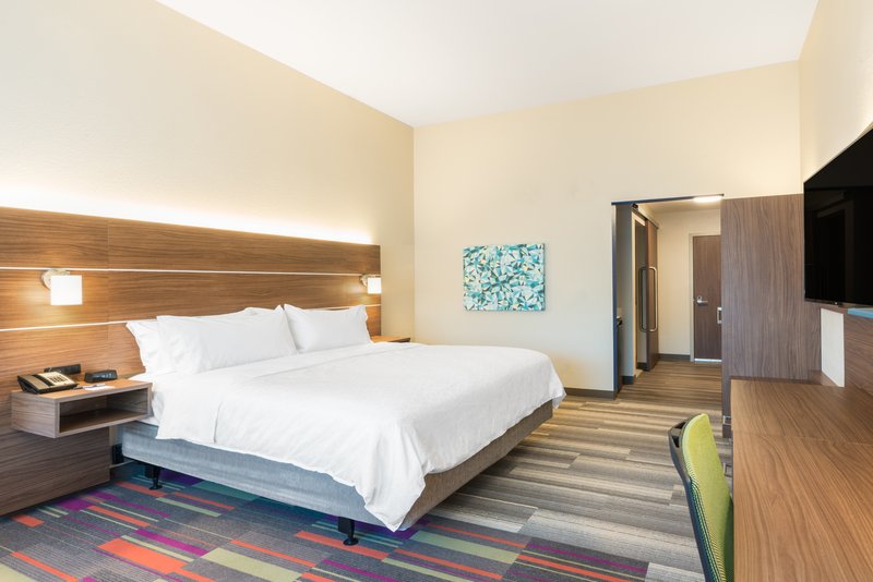 Holiday Inn Express and Suites Lake Havasu – London Bridge