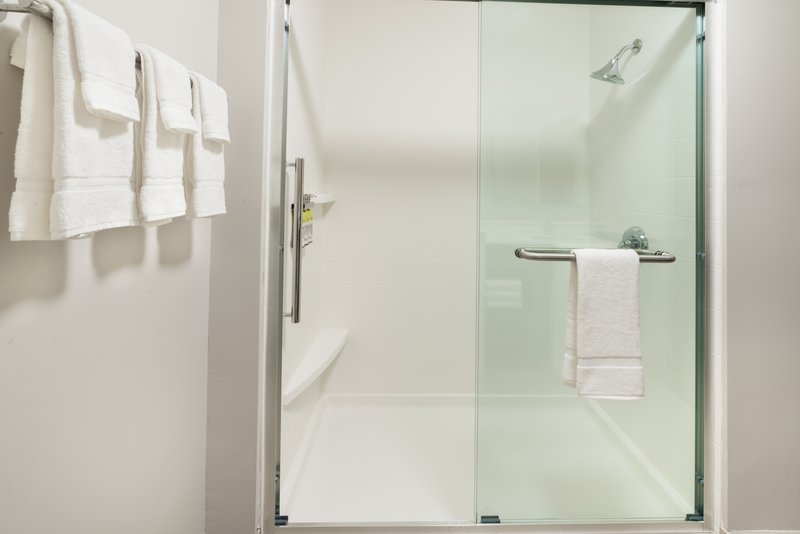 Holiday Inn Express and Suites Lake Havasu – London Bridge