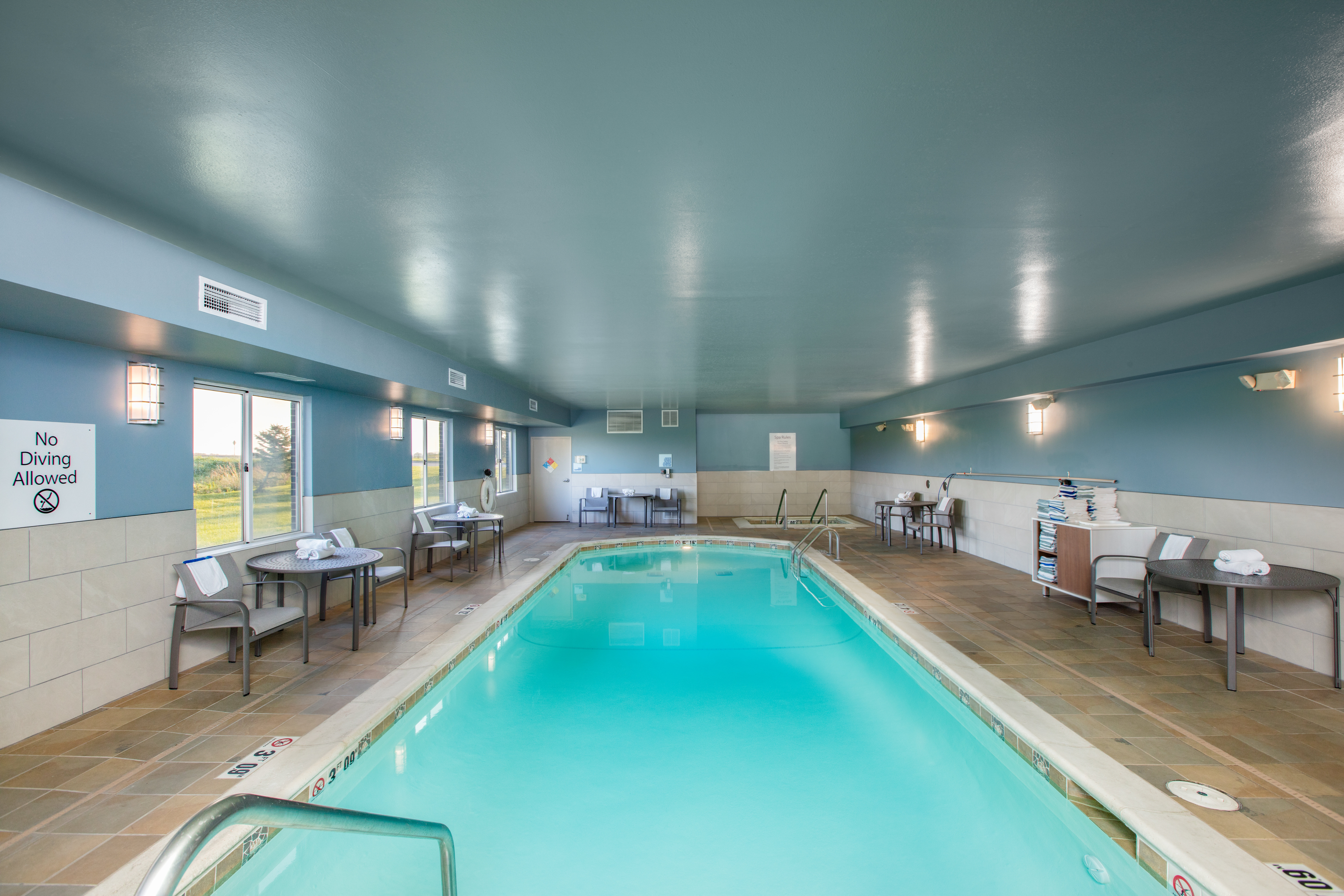 HOLIDAY INN EXP STES ALTOONA