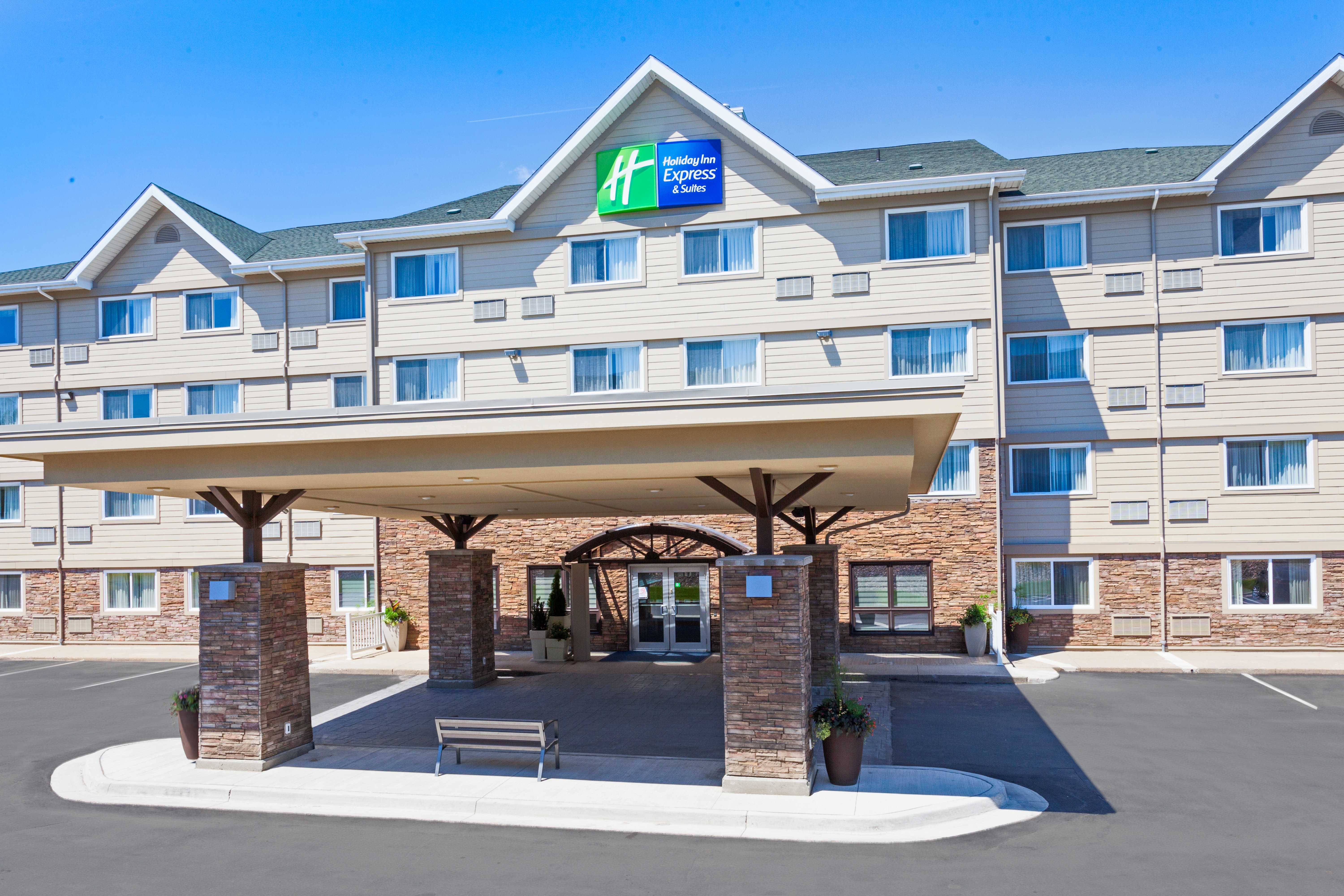 Holiday Inn Express & Suites Fredericton