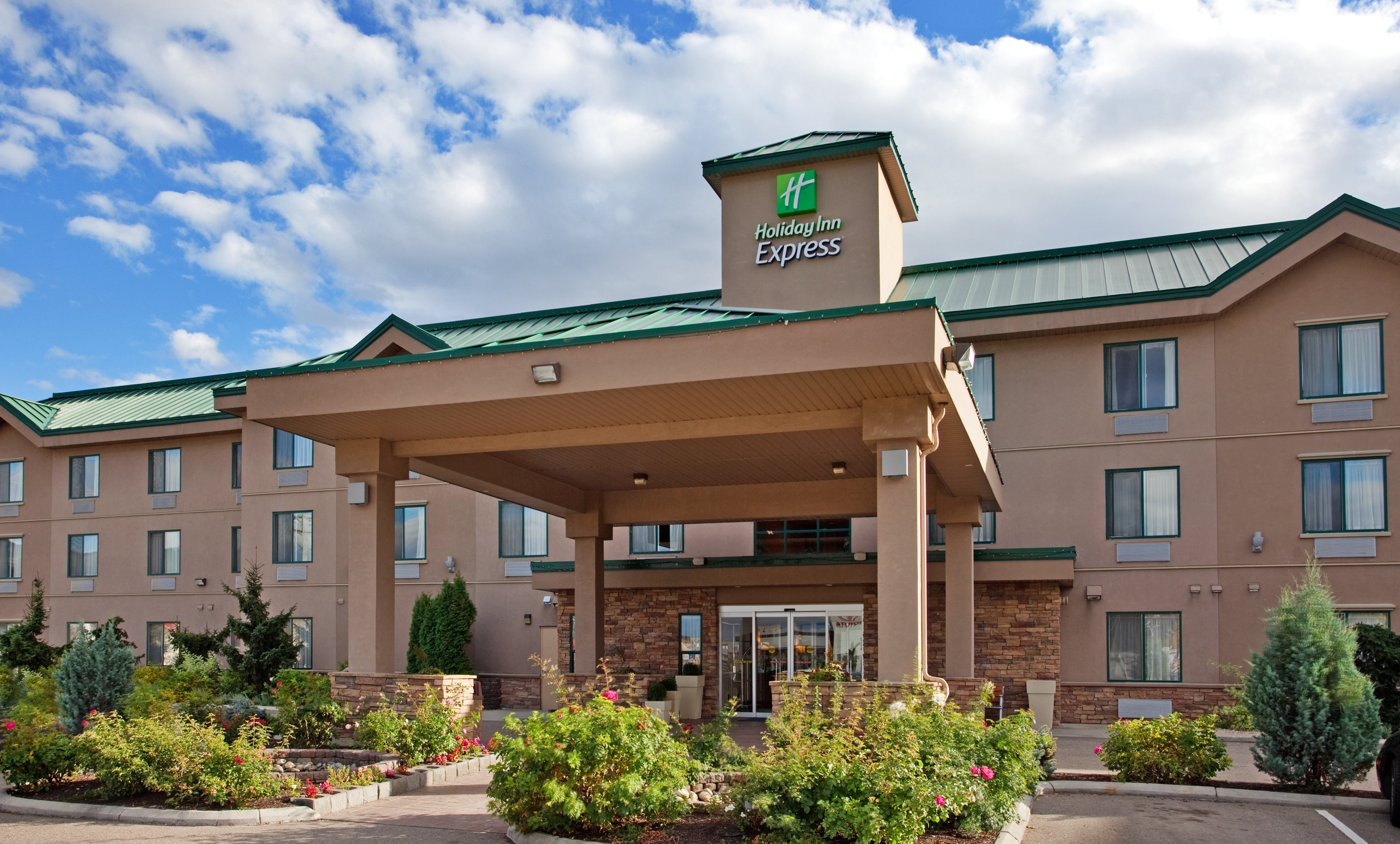Holiday Inn Express Hotel & Suites