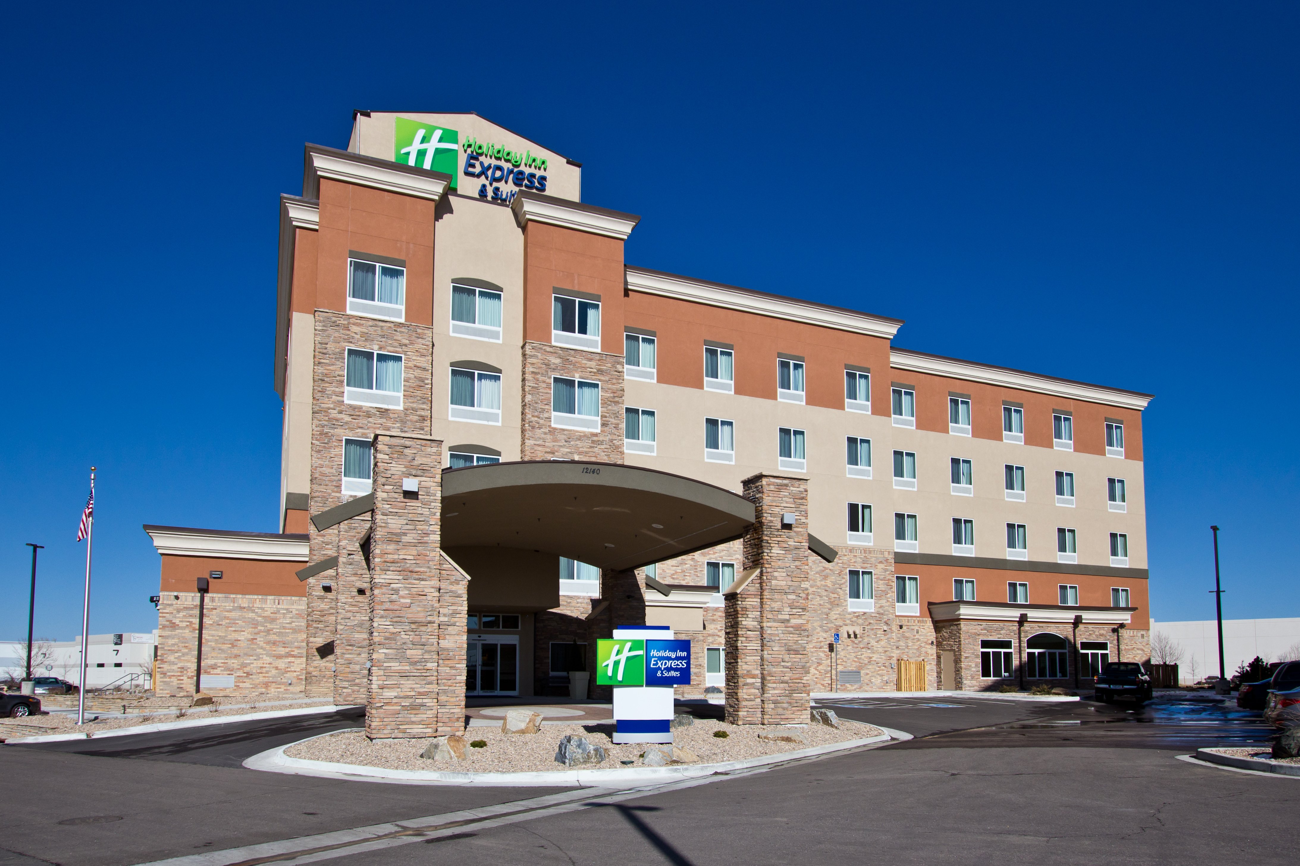 Holiday Inn Express & Sts Denver East