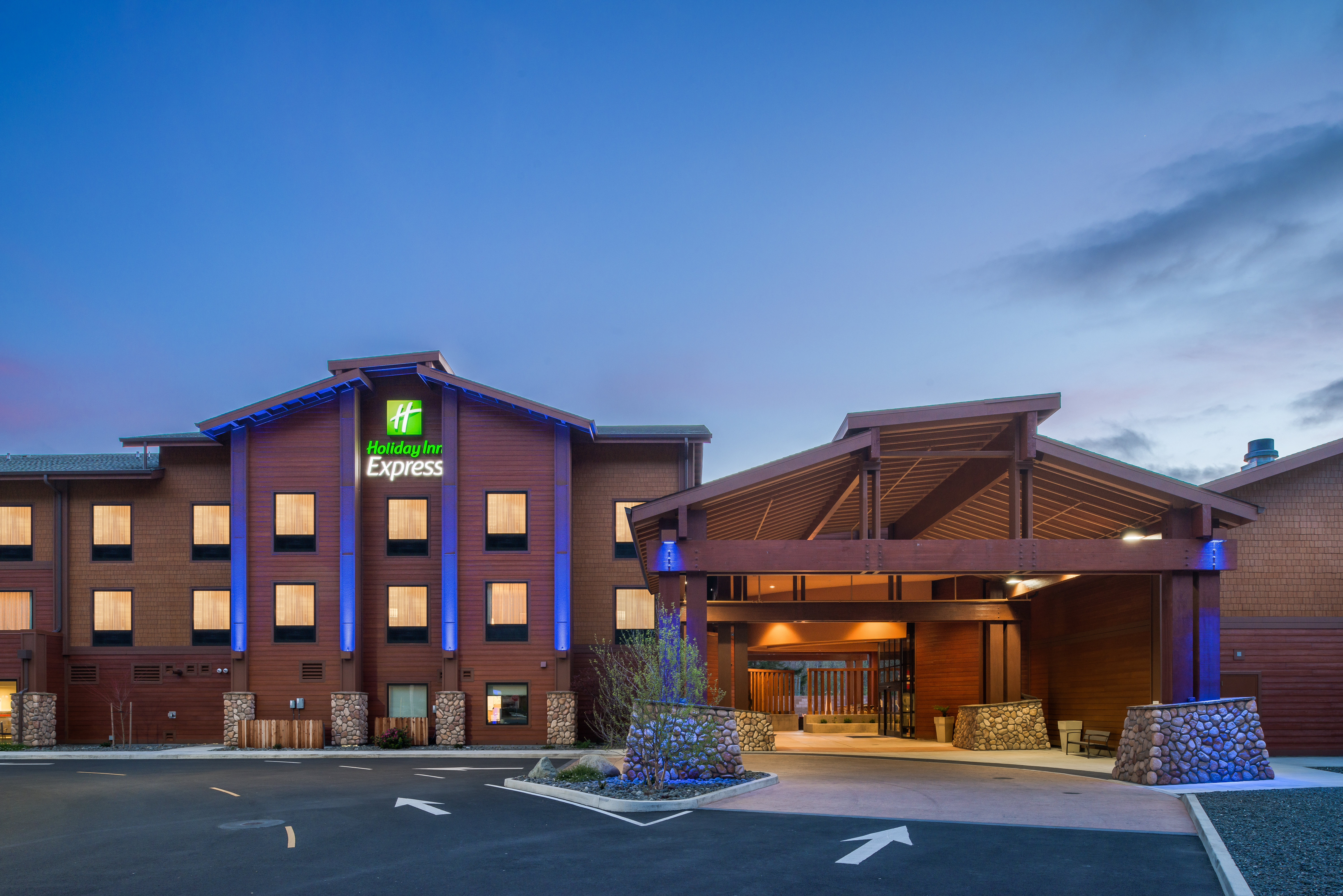 Holiday Inn Express Redwood Natl Park