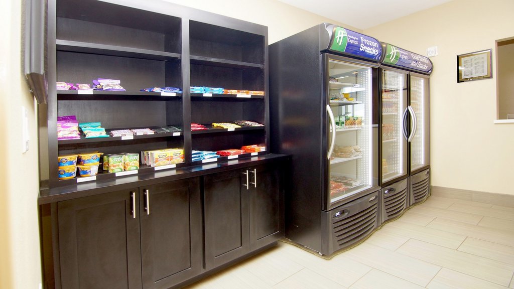 Sundry & Snack Shop at Holiday Inn Express & Suites Cuero