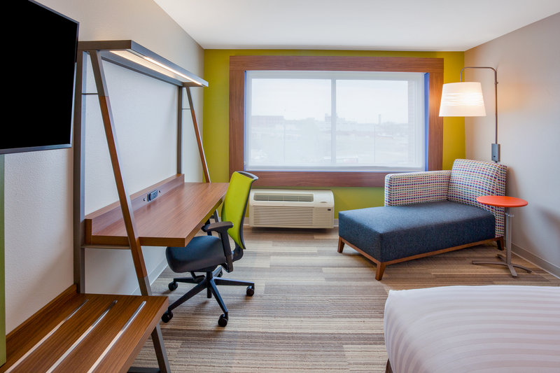 Holiday Inn Express and Suites Des Moines Downtown