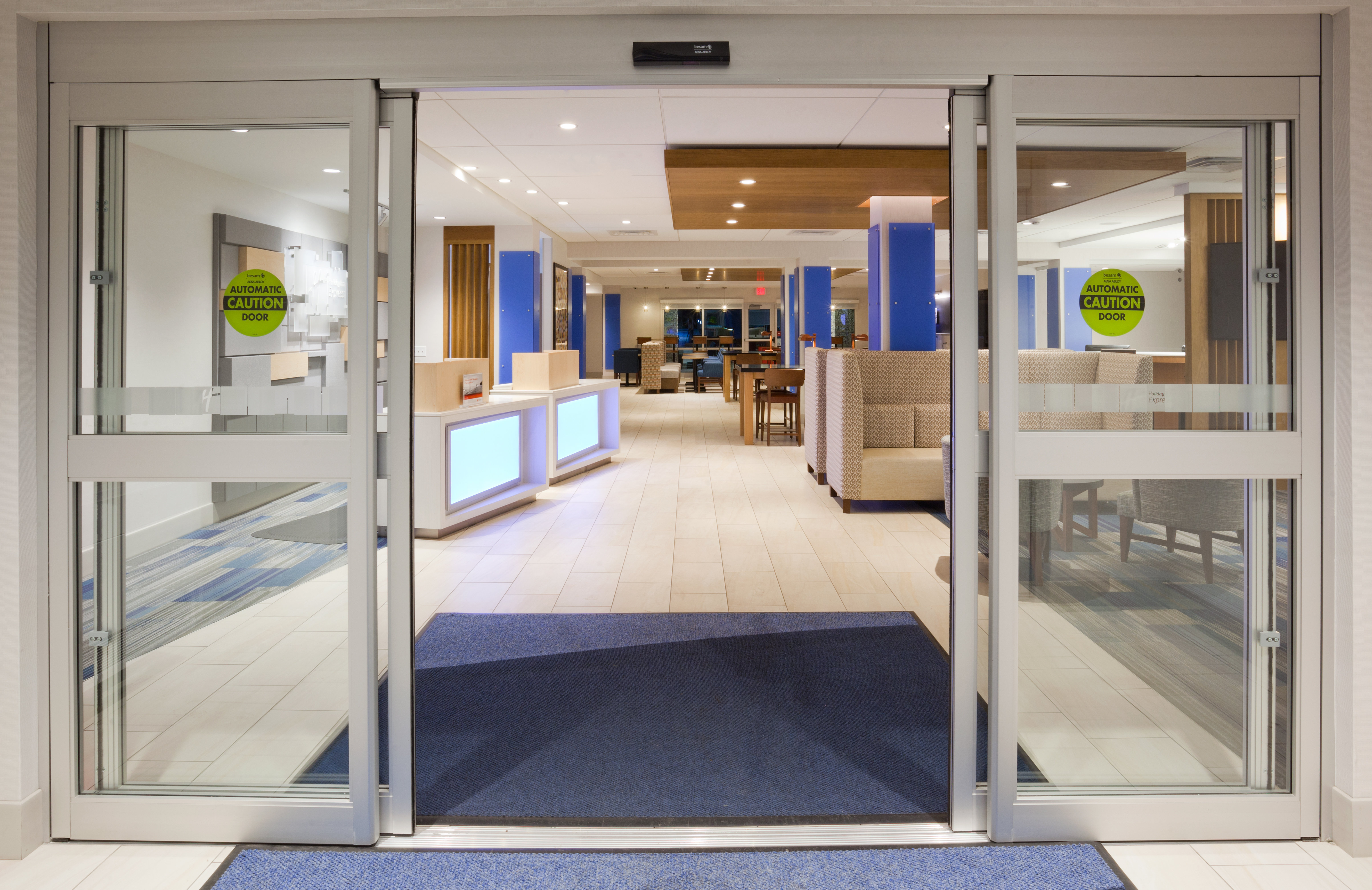 Holiday Inn Express & Suites Downtown