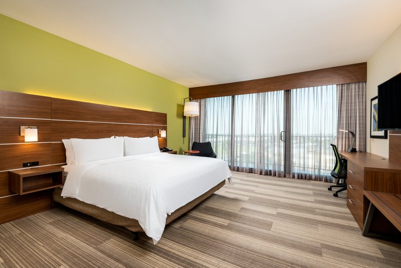Holiday Inn Express and Suites Santa Ana Orange County