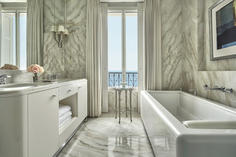 GHF_FS_Seaview_Suite_Bathroom